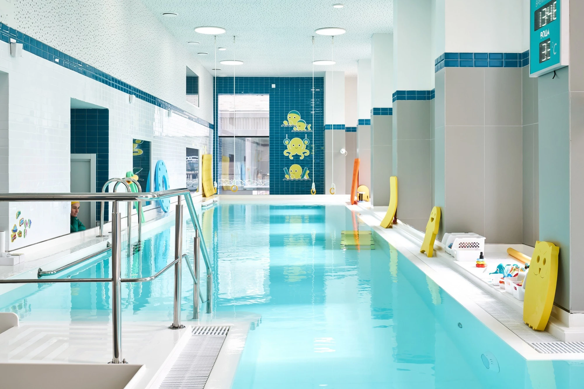 Скидка 50% на первое занятие в сети бассейнов раннего плавания Octoskills