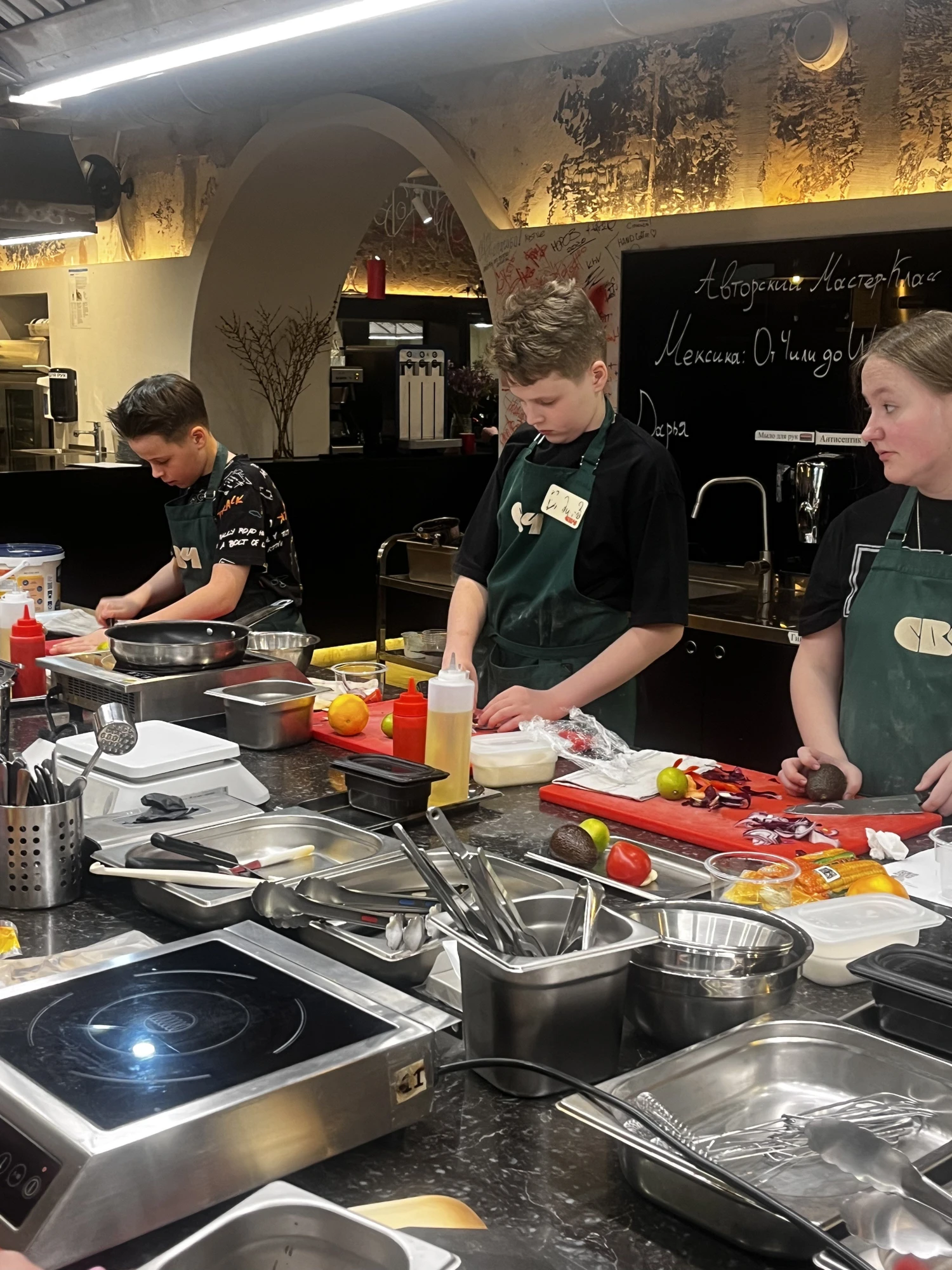 Летний гастро-лагерь для детей в поварской школе СВЧ