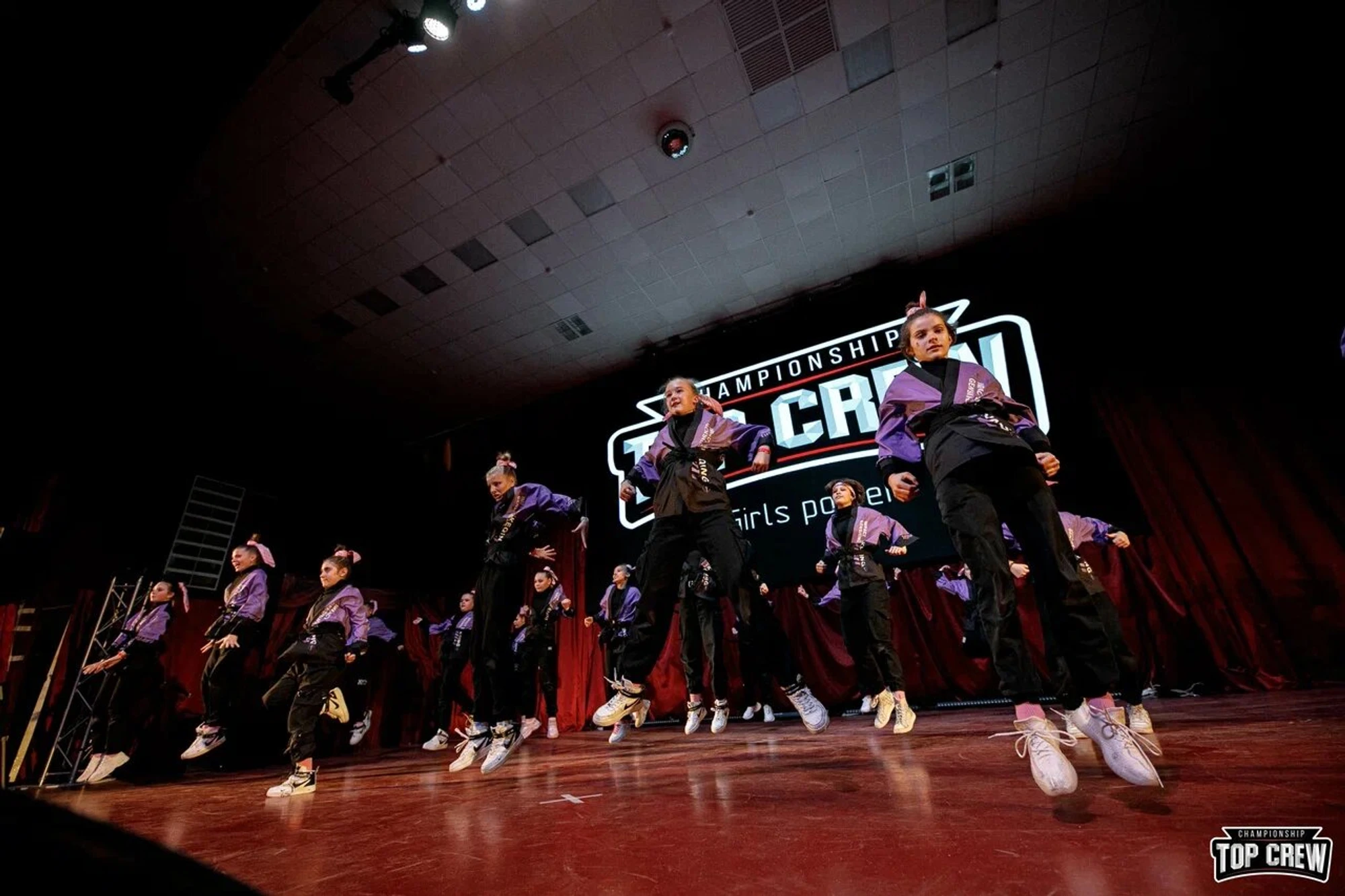 True dance studio (Школа танцев)