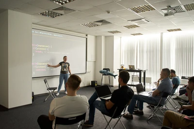Школа программирования Elbrus Coding Bootcamp (Компьютерные курсы )