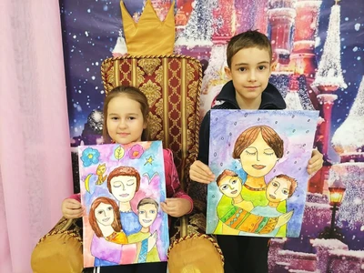 Изостудия (Школа искусств )