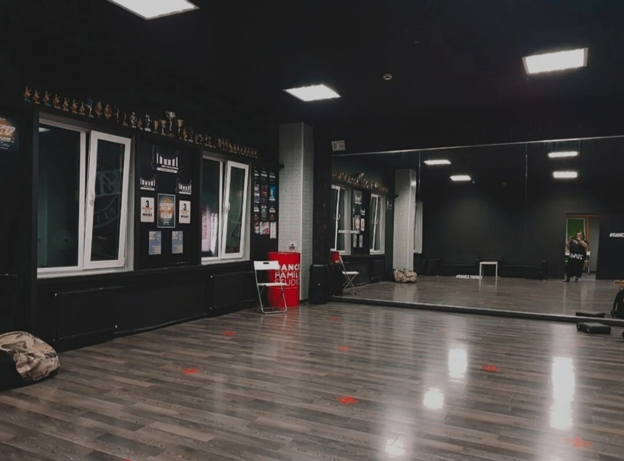 Dance Family Studio (Школа танцев)