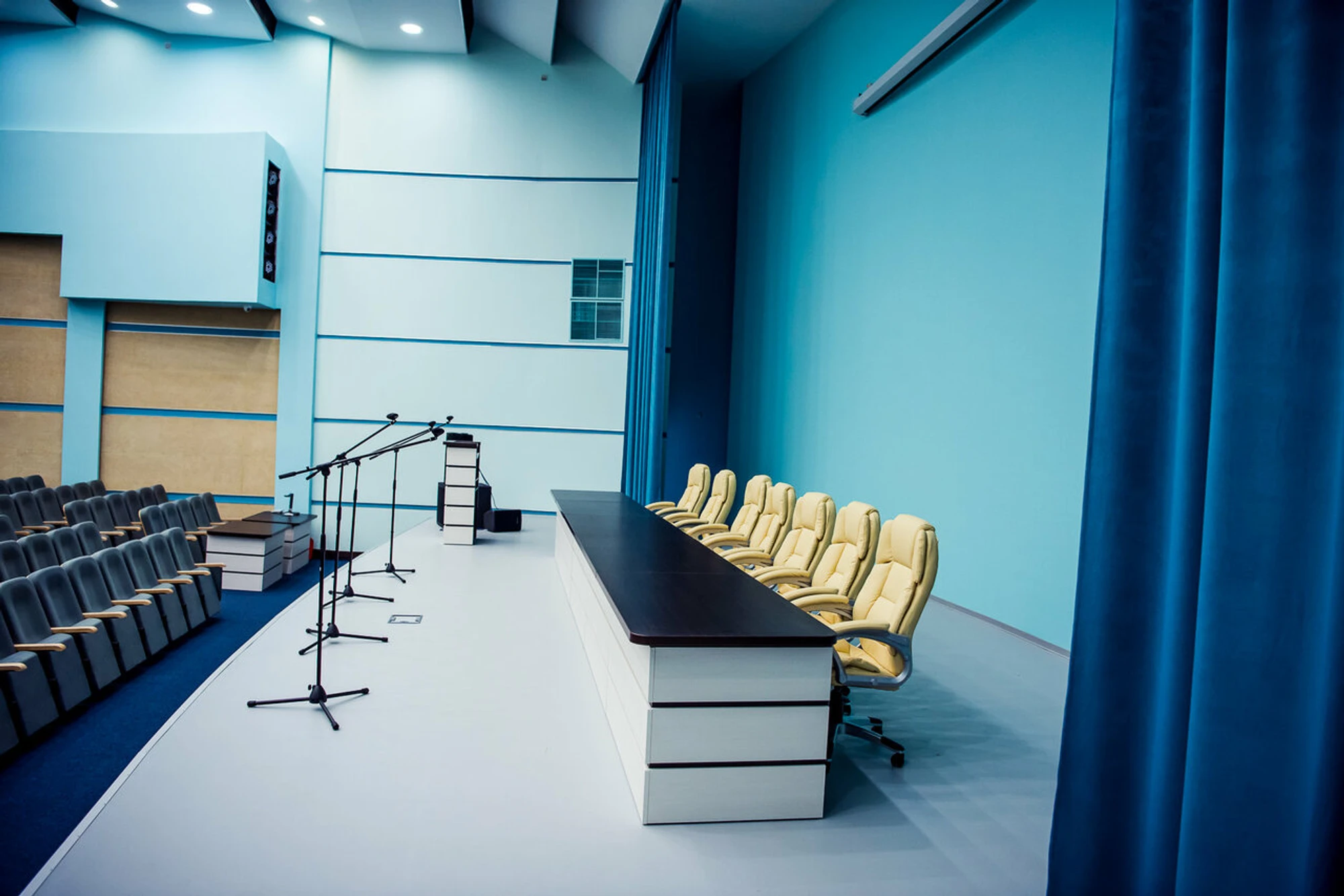 Iskra Hall (Ресторан )