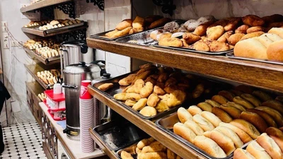 "Хозяюшка", пирожковая на Московском, работающая по неизменной рецептуре с 1956 года
