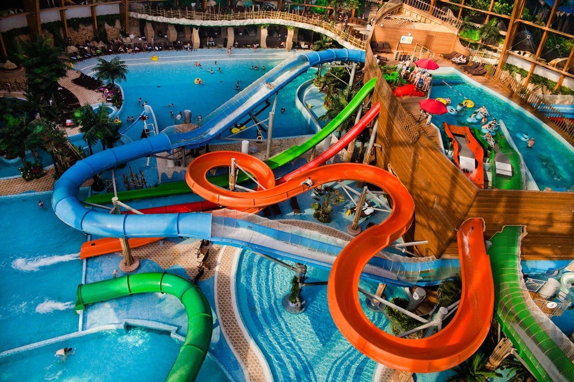 Аквапарк "Питерлэнд" в ТРК "Питерлэнд"