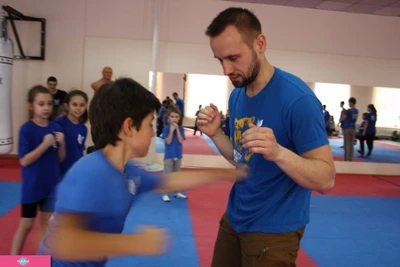 "Академия Крав Мага", курсы самообороны и рукопашного боя для детей от 6 лет и взрослых, Самара 