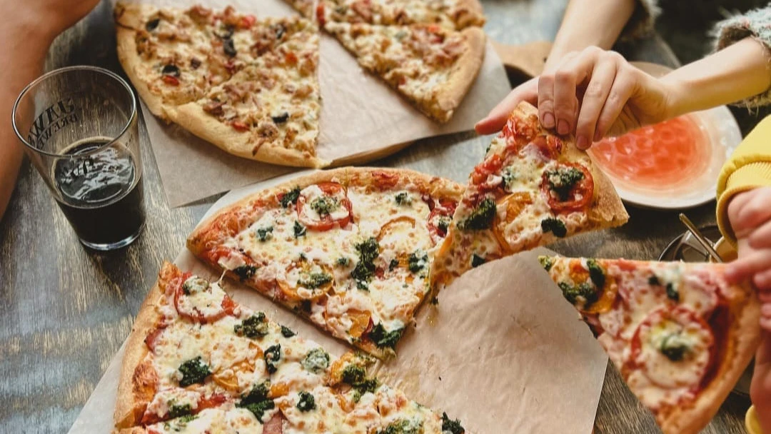 "Pan Pizza" - пиццерия с детской комнатой на улице Победы в Екатеринбурге