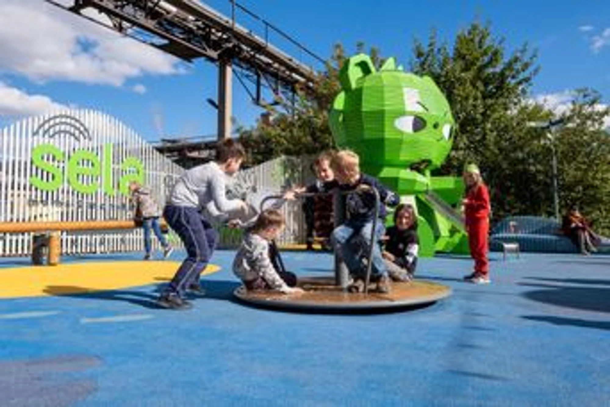 Детские площадки в "Севкабель Порт"