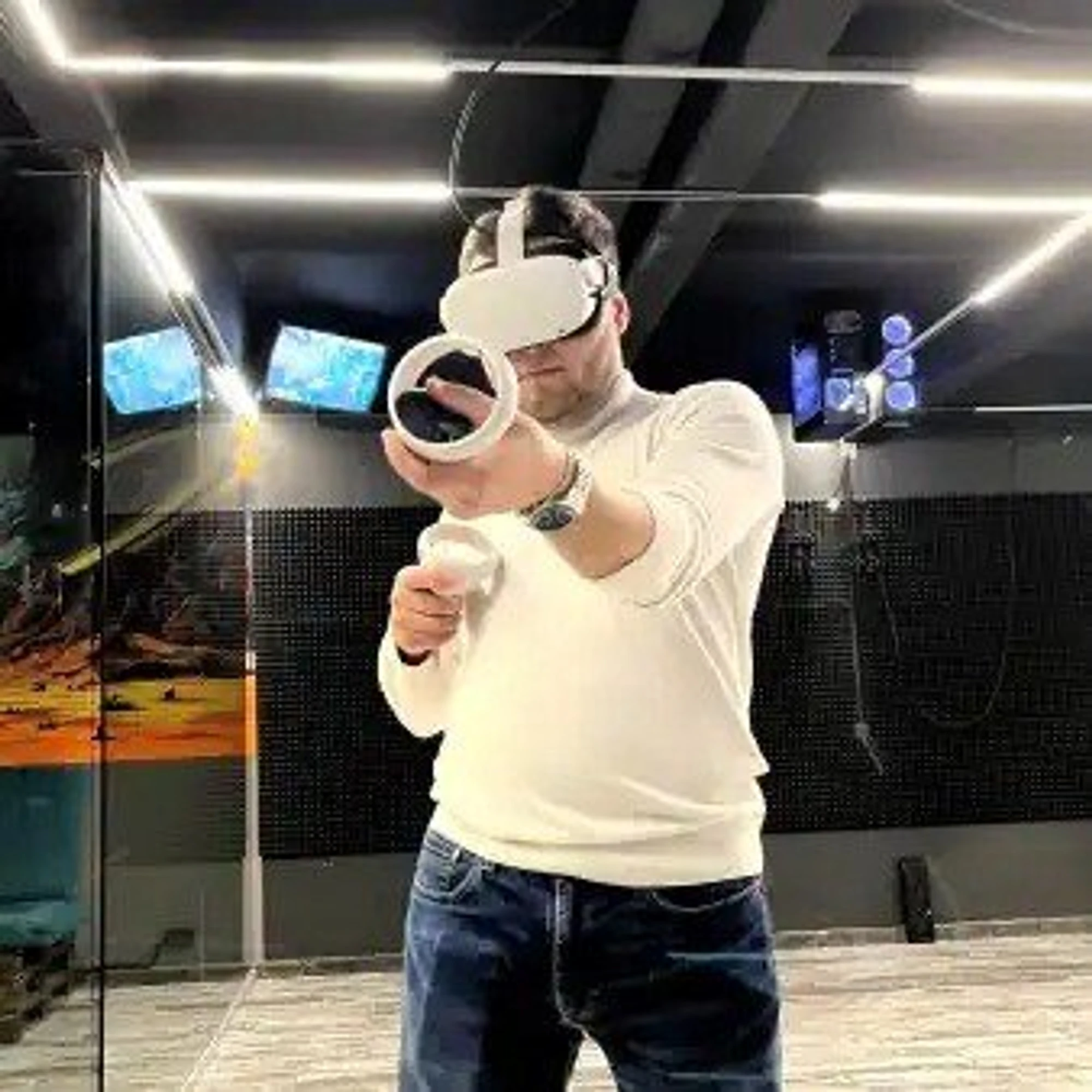 "Эра VR", клуб виртуальной реальности с антикафе и коворкингом на Молодежной
