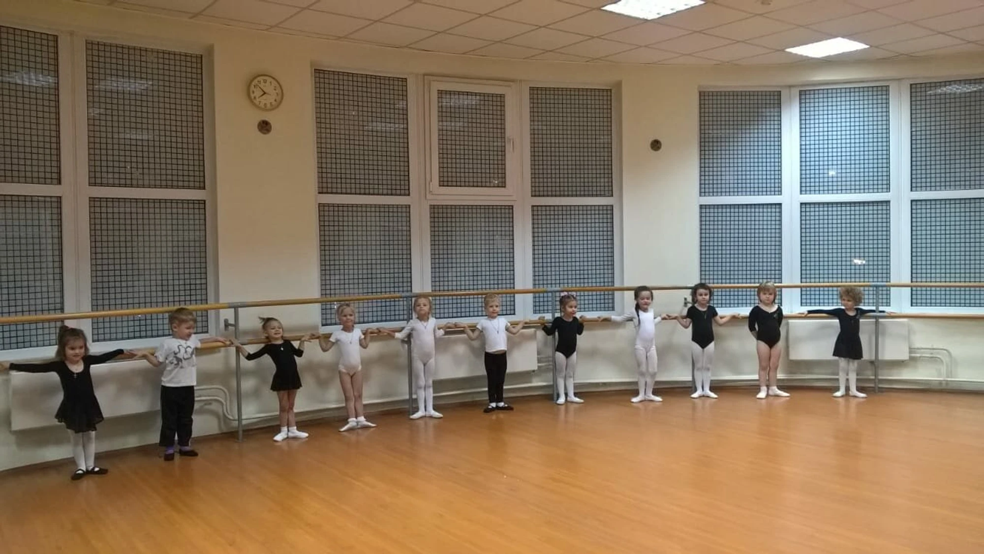 Студия танца Дениса Людвиченко (Школа танцев)