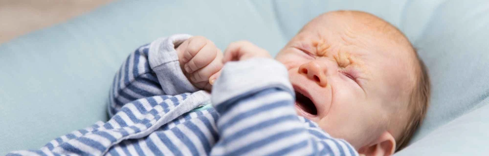 Какие продукты вызывают колики у младенца и что делать маме