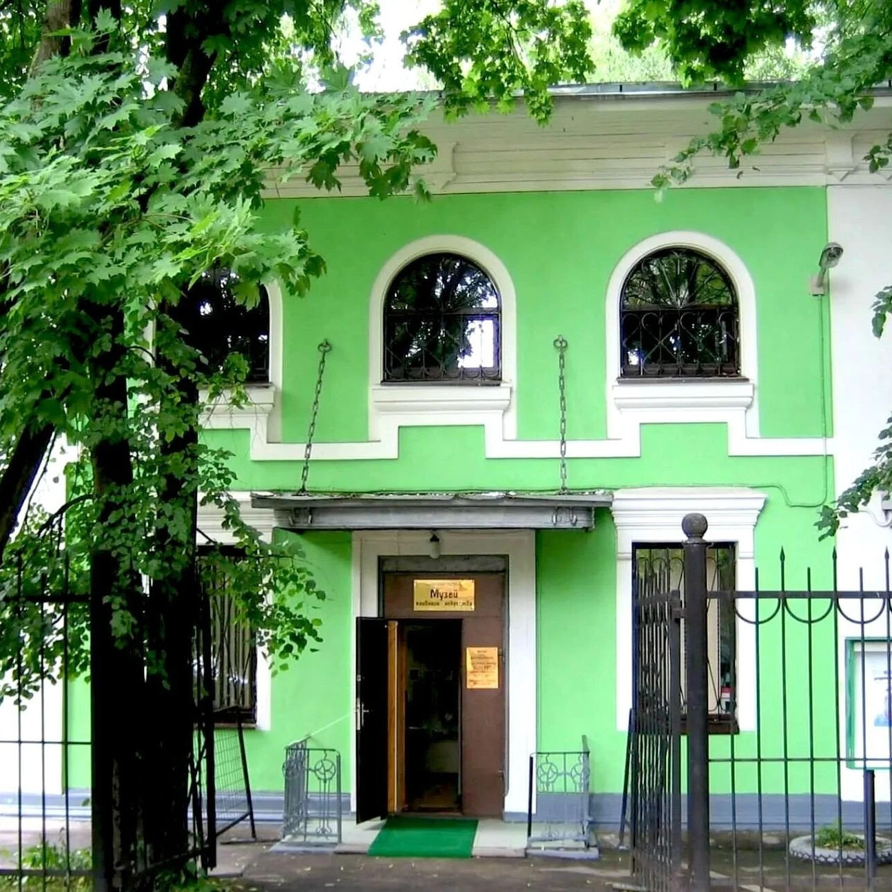 Экспозиция музейно-выставочного центра «Дача» (Галерея Ильи Глазунова)