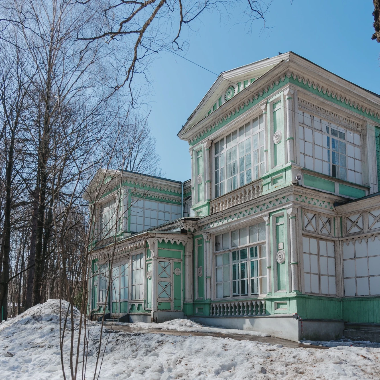 Академическая Гимназия, частная средняя и старшая школа