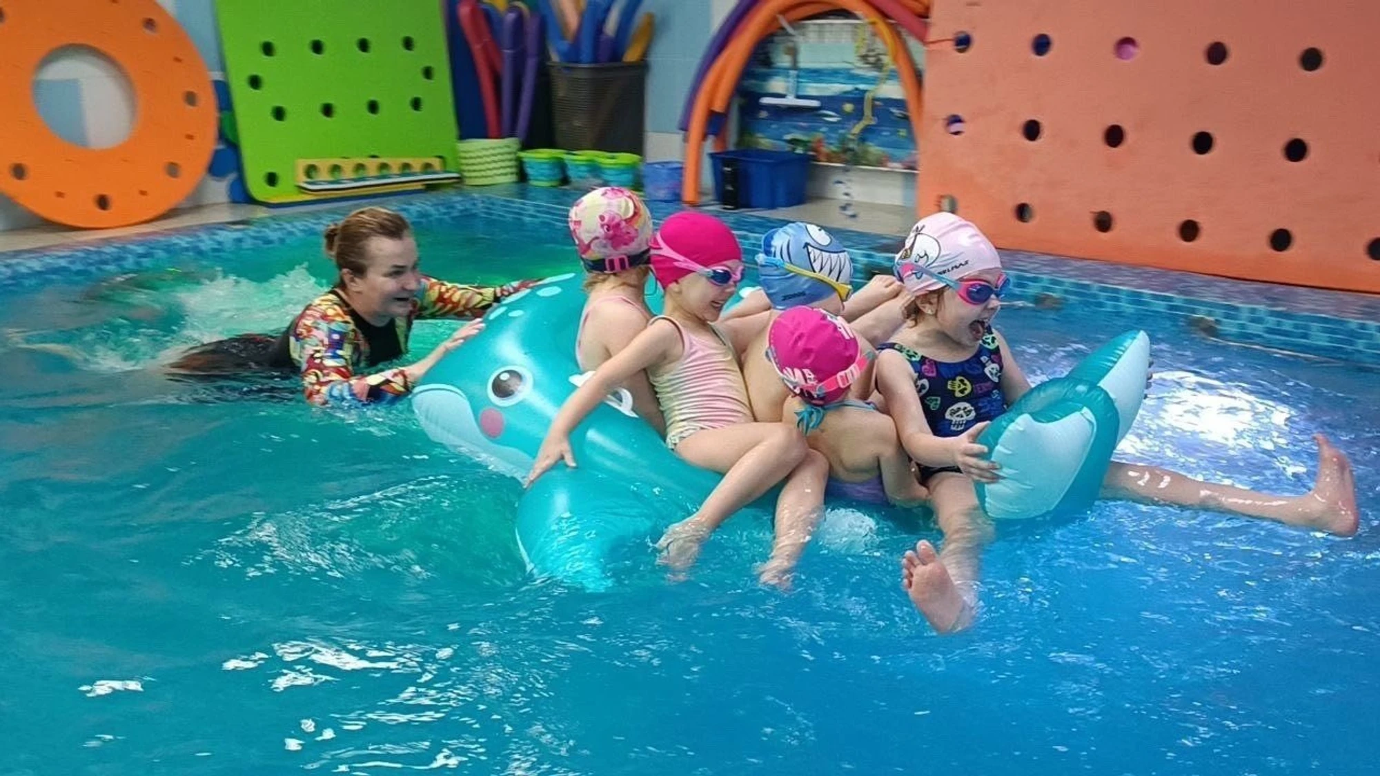 Скидки на групповые занятия в акваклубе "Море детям"