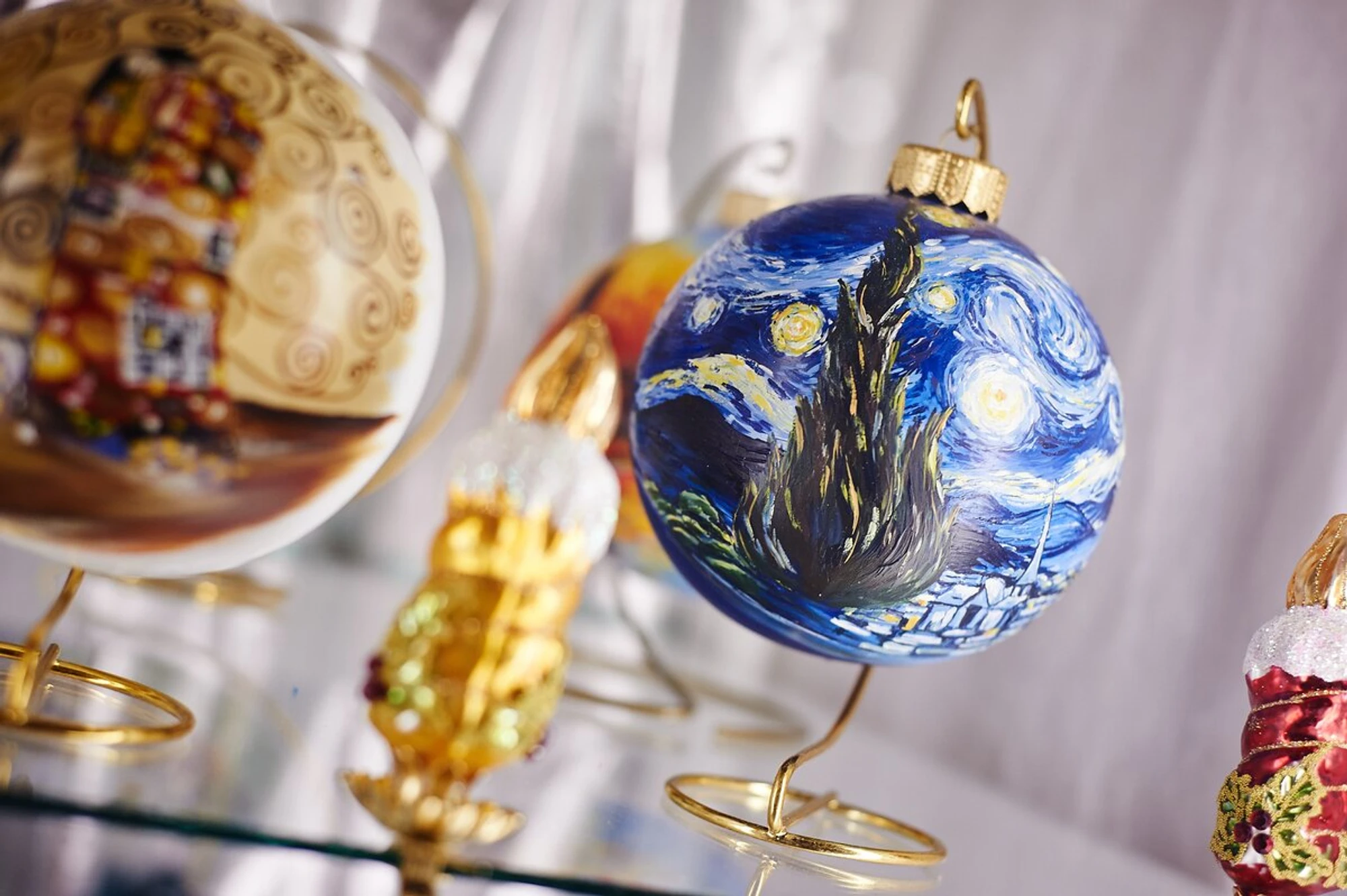 Экскурсия по новогодней экспозиции в Музее «Фабрики ёлочных игрушек»