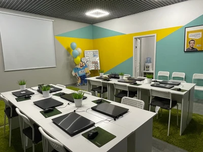 KIBERone (Компьютерные курсы)